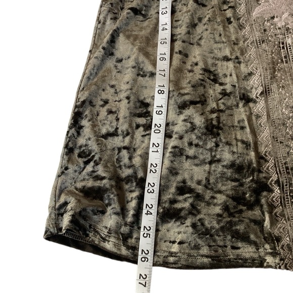 Andree by Unit boho velour top with beautiful embroidery trim, size S - Picture 6 of 7